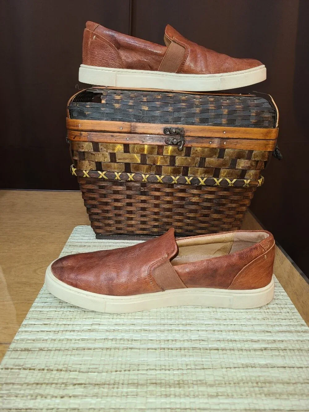 Women’s Frye Ivy Cognac – Oyster Color Leather Slip On Comfort Loafer Shoe 8.5M